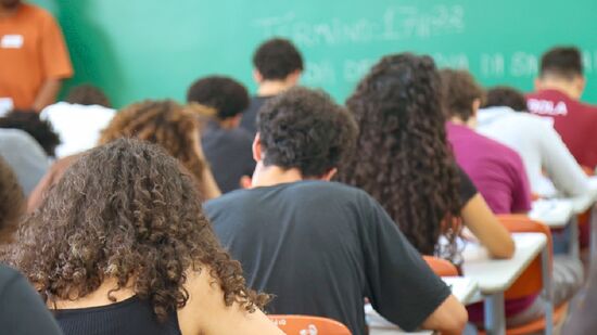 Ao todo, são 1.500 vagas regulares distribuídas entre ampla concorrência e ações afirmativas