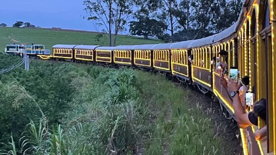 Passeio noturno iluminado ocorre entre a Estação Anhumas e Jaguariúna e percorre cerca de 50 quilômetros