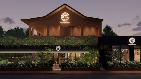 Haverá elementos do cenário da competição, como o mercado, o mezanino, o grande relógio, a bancada central e o logo do programa