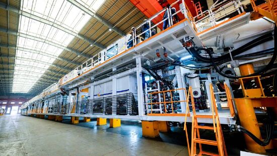 Com tecnologia avançada, o equipamento conta com 133 metros de comprimento, 11,67 metros de diâmetro e peso total de 2.600 toneladas