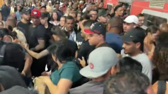 CPTM afirma que equipes técnicas trabalham no local para restabelecer a rede aérea e retomar a circulação normal