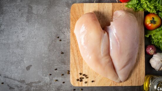 Está enjoado de comer peito de frango? Confira os melhores substitutos para ele