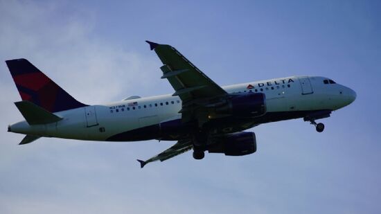 Preço das passagens varia conforme demanda e câmbio, independentemente do horário da compra