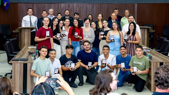 Alunos foram indicados por suas escolas, tanto de rede pública, como privada