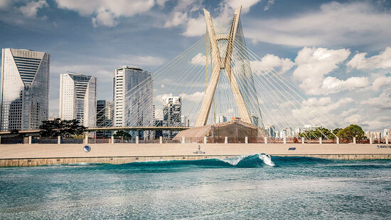 Em São Paulo, há outras piscinas de ondas recém inauguradas, mas nenhuma gratuita