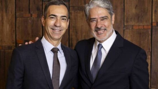 Enquanto milhares de brasileiros migram da TV para o celular a Globo aposta em um âncora influenciador para manter o Jornal Nacional presente no dia a dia digital do público