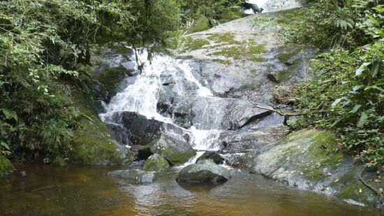Cachoeira em plena cidade de São Paulo é perfeita para as férias