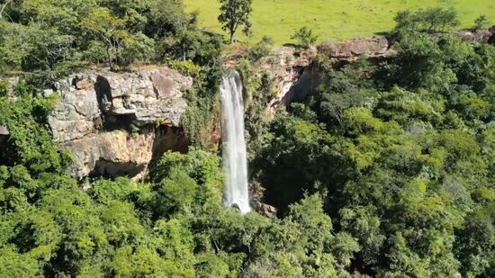 A cerca de 377 quilômetros de Goiânia, Serranópolis é conhecida por suas riquezas naturais e culturais