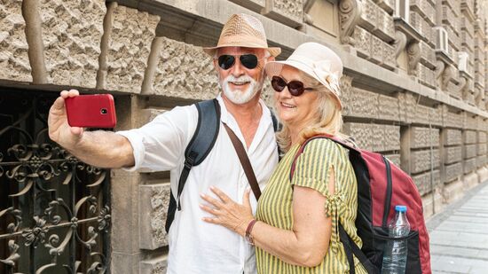 Idosos viajam mais, movimentam o turismo e chamam atenção de agências e programas focados nesse público