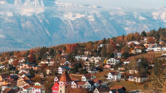 Como é viver no país onde tem mais empresas do que pessoas
