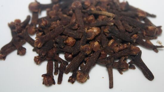 Além de tempero, cravo também serve para limpeza
