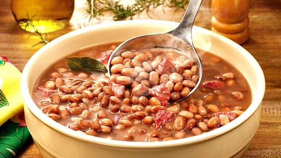 Separar o feijão cozido do caldo também é uma técnica útil na conservação do alimento