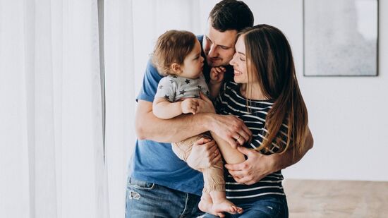 A definição correta dos graus de parentesco aparece em situações práticas, como heranças, pensões, processos de adoção, regras de nepotismo, concursos públicos e até na organização familiar.