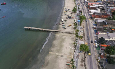 O Guarujá, que atrai mais de 1,5 milhão de turistas na alta temporada, vê o potencial turístico da Perequê comprometido.