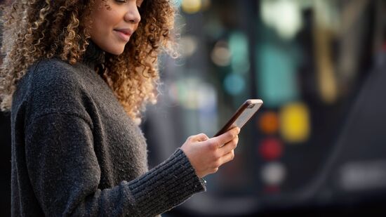 Configurar iPhone ou Samsung Galaxy reduz golpes e elimina invasão de privacidade