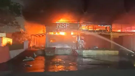 Quatro agentes passam mal durante combate e equipes seguem no local horas após início do fogo