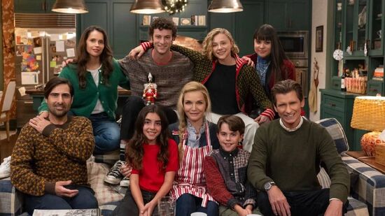 Longa conta com performances de Michelle Pfeiffer, Felicity Jones, Chloë Grace Moretz e Denis Leary