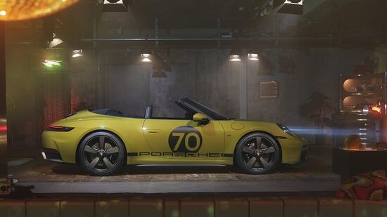 Com motor híbrido e design inspirado nos anos 70, o modelo chega para marcar uma nova era para a marca no Brasil