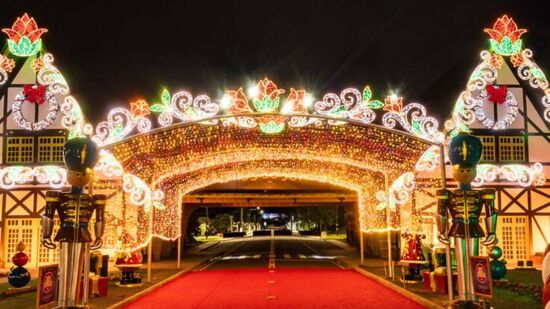 Decoração temática, corrida de Natal, trilhas e hospedagem de alto padrão para quem quer fugir do litoral