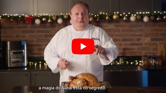 Manteiga temperada, ervas frescas e toques cítricos deixam o peru assado úmido por dentro, dourado por fora e pronto para ser o prato principal da ceia