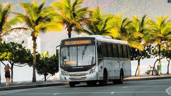 Profissionais de transporte receberam autoriza&ccedil;&atilde;o para usar bermuda no Rio