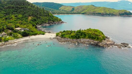 Pouco conhecida, a praia é um refúgio para quem busca lazer e tranquilidade