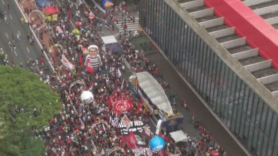 Via foi completamente bloqueada por volta das 14h deste domingo (14/12), segundo a CET