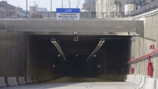 Estrutura de 3,3 km substituiu o Elevado da Perimetral e integra ponte, Avenida Brasil e Aterro do Flamengo