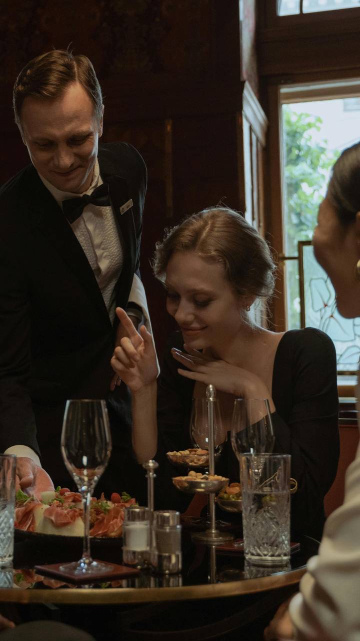 Gesto simples no restaurante pode revelar sobre traços ocultos de personalidade
