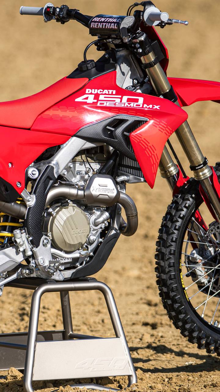 Acessórios podem deixá-la parecida com motos de competição