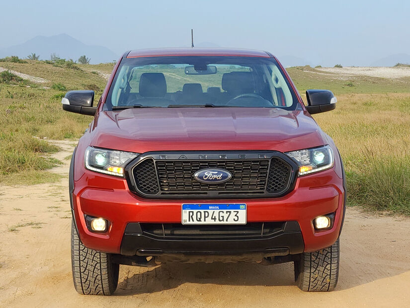 Dentro da estratégia de dividir o mercado de picapes médias em nichos, a Ford lançou em março a versão FX4 da Ranger  - Fotos: Luiza Kreitlon / AutoMotrix