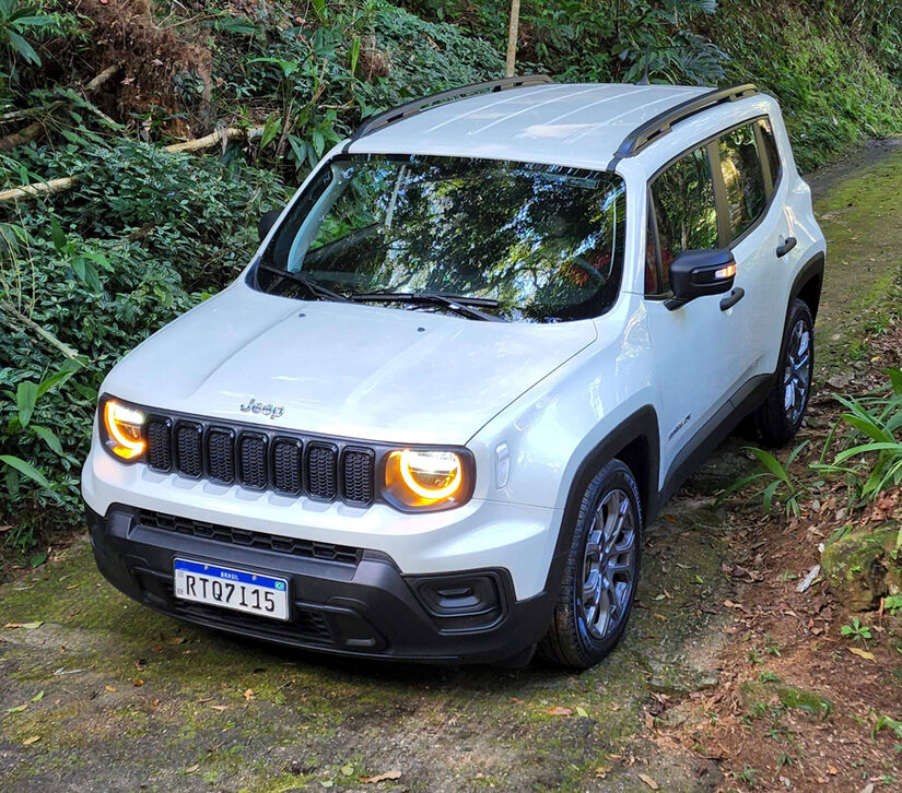 Renegade Sport foca nas faixas intermediárias do segmento de SUVs compactos - Fotos: Luiza Kreitlon/AutoMotrix