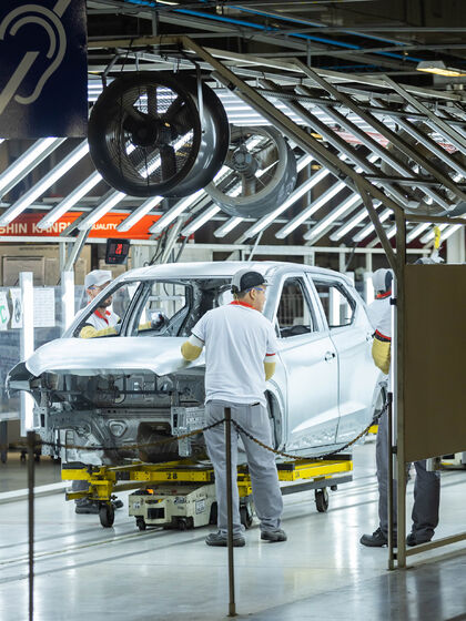 Linha de montagem da fábrica da Nissan em Resende