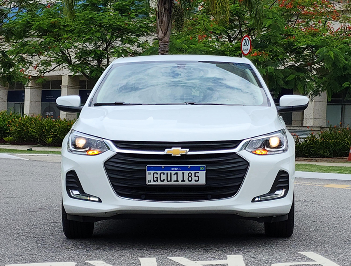 Com todos os opcionais disponíveis e dependendo da cor, o Chevrolet Onix Plus 1.0 Turbo Premier pode ultrapassar os R$ 118 mil  - Fotos: Luiza Kreitlon/AutoMotrix