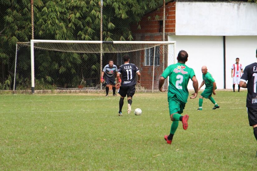 Na manhã deste domingo (28) aconteceu a terceira rodada da Taça João Rubini de Futebol Veterano  Categoria Quarentão/ Divulgação PMPF