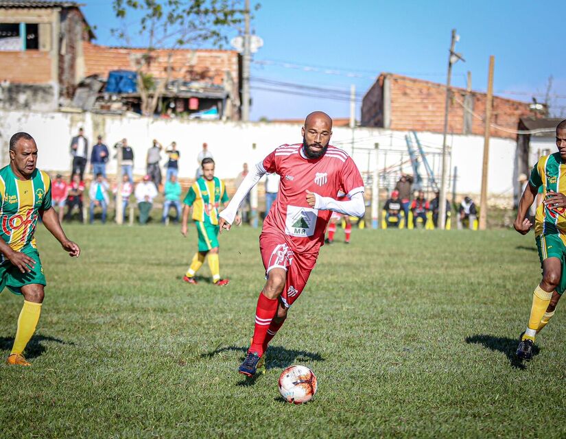 Na manhã deste domingo (18) aconteceu, no campo do América, mais uma rodada da 2ª fase da Taça João Rubini de Futebol Veterano  Categoria Quarentão, em Porto Feliz/ Honae Pereira