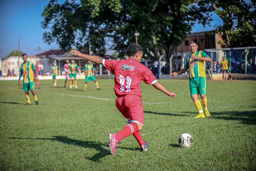 Na manhã deste domingo (18) aconteceu, no campo do América, mais uma rodada da 2ª fase da Taça João Rubini de Futebol Veterano  Categoria Quarentão, em Porto Feliz/ Honae Pereira