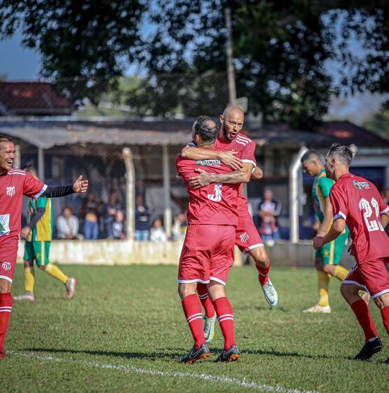 Na manhã deste domingo (18) aconteceu, no campo do América, mais uma rodada da 2ª fase da Taça João Rubini de Futebol Veterano  Categoria Quarentão, em Porto Feliz/ Honae Pereira