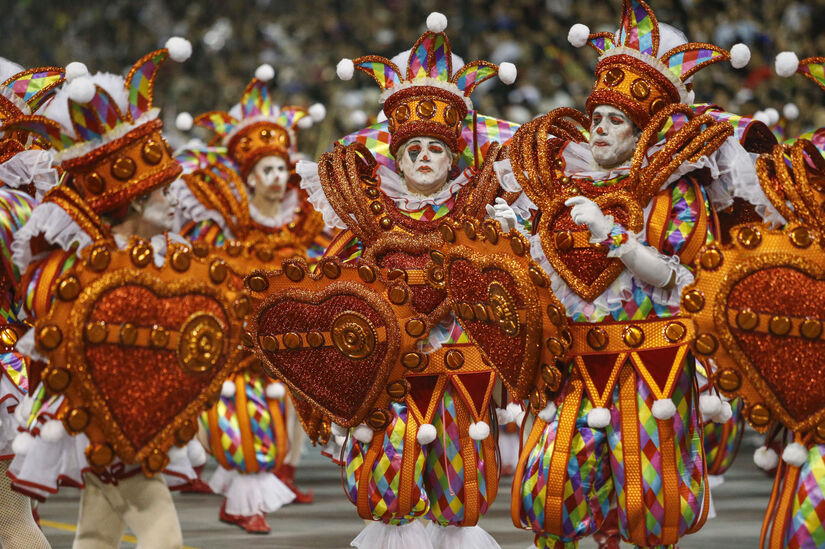 Momentos do desfile da Mocidade Alegre em 2024. Fotos: Paulo Pinto/Agência Brasil