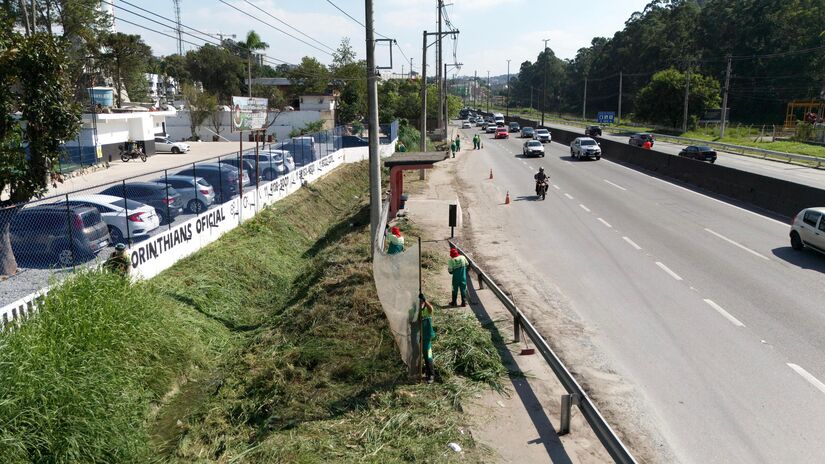 Avenida corta o munícipio de Taboão da Serra, na região sudoeste da Grande São Paulo 