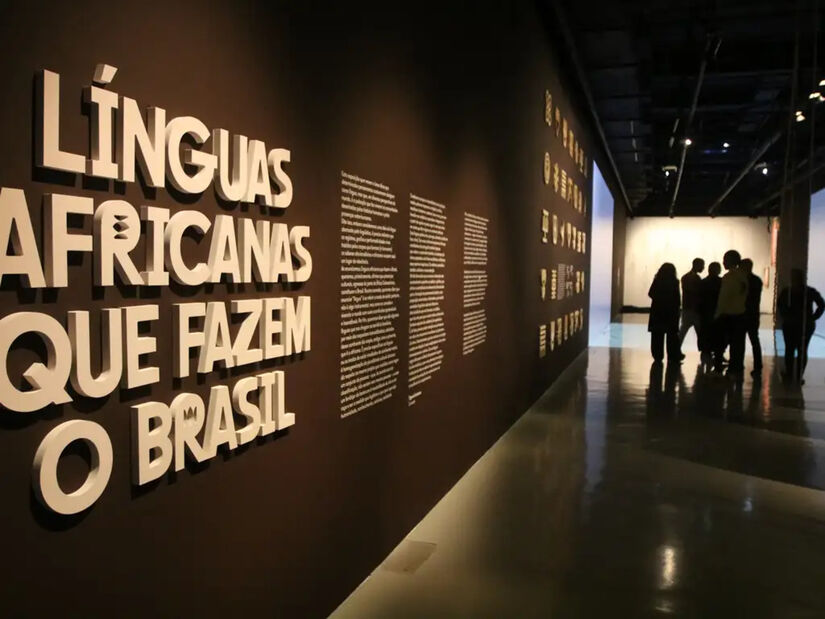 Mostra Línguas Africanas que Fazem o Brasil, com curadoria de Tiganá Santana, no Museu da Língua Portuguesa. / Rovena Rosa/Agência Brasil