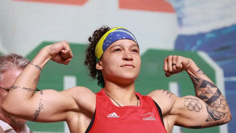 Este ano, Bia Ferreira foi eleita "Melhor Atleta de Boxe Brasileiro" pelo COB./(Foto: IBA boxing / Divulgação)