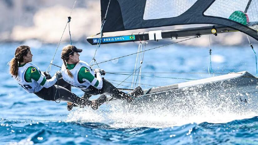 Martine Grael e Kahena Kunze avançaram para a medal race/Wander Roberto/COB