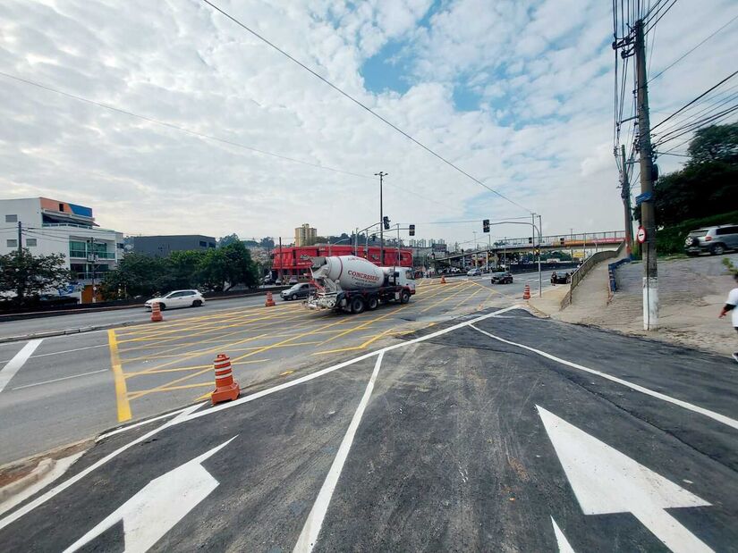 Motoristas vão conseguir contornar para o sentido sul da avenida Aprígio Bezerra da Silva sem precisar ir até o centro de Taboão da Serra, na Grande São Paulo 