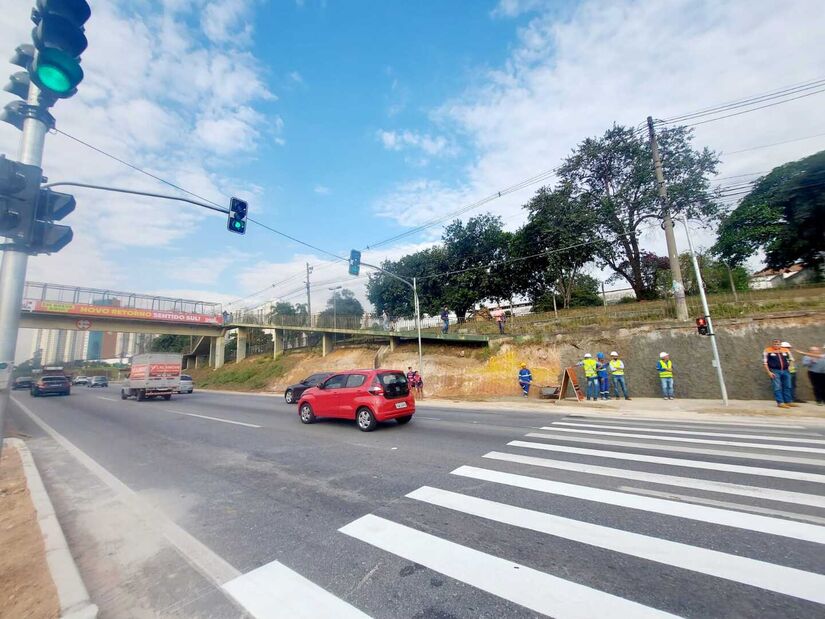 A Prefeitura de Taboão da Serra, na região sudoeste da Grande São Paulo, iniciou a operação do 2&ordm; complexo semafórico da avenida Aprígio Bezerra da Silva. 