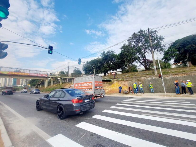 A Prefeitura de Taboão da Serra, na região sudoeste da Grande São Paulo, iniciou a operação do 2&ordm; complexo semafórico da avenida Aprígio Bezerra da Silva. 