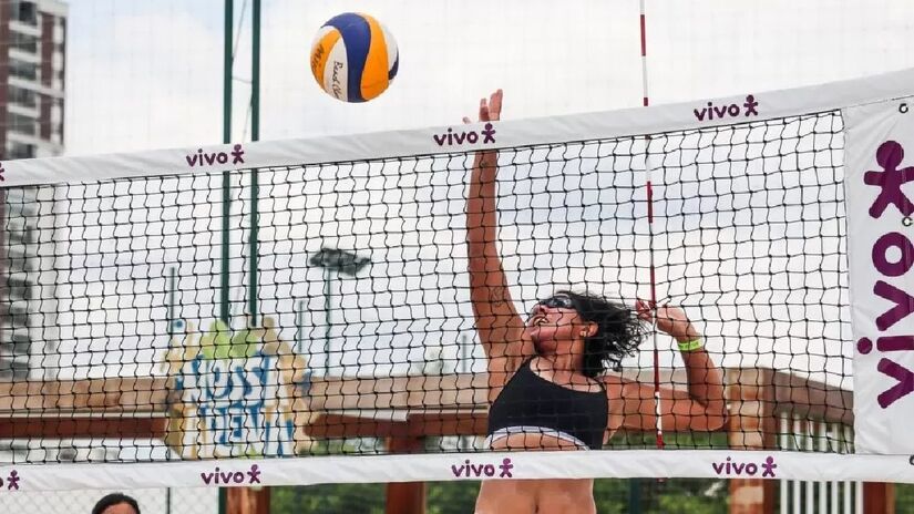 Aula de vôlei de praia/Divulgação/Nossa Arena