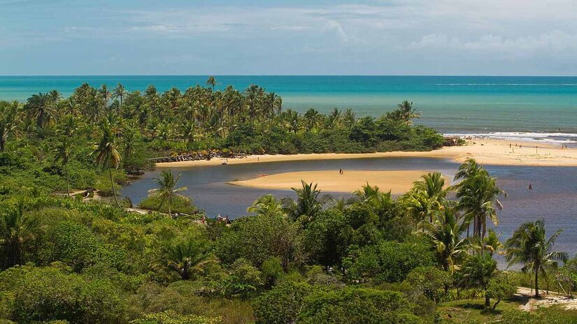 Caraíva, na Costa do Descobrimento - Foto: Marcelino Dias/Wikimedia Commons