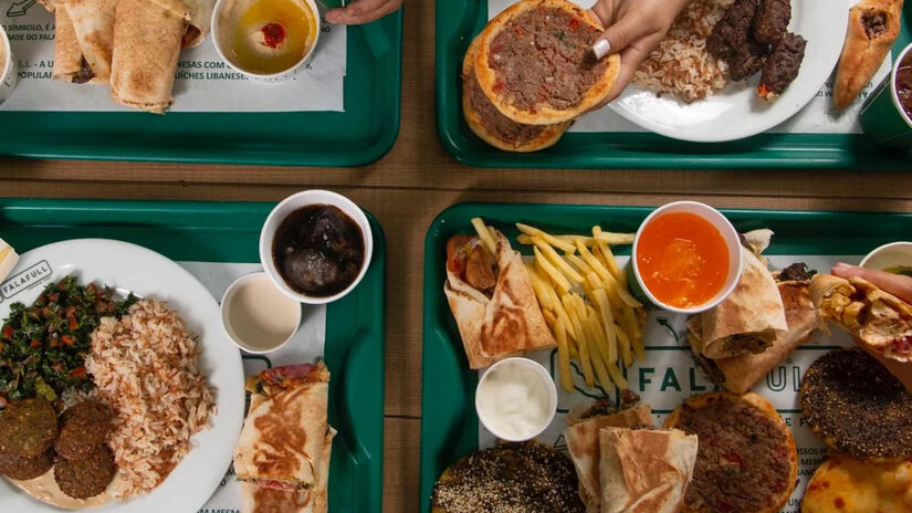 Além das esfihas, o menu do Falafull inclui uma variedade de pratos árabes tradicionais. Foto: Divulgação Instagram.