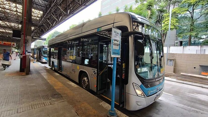 A cidade de São Paulo conta com mais de 1,3 mil linhas de ônibus - Foto: Pedro Nardi / Wikimedia Commons